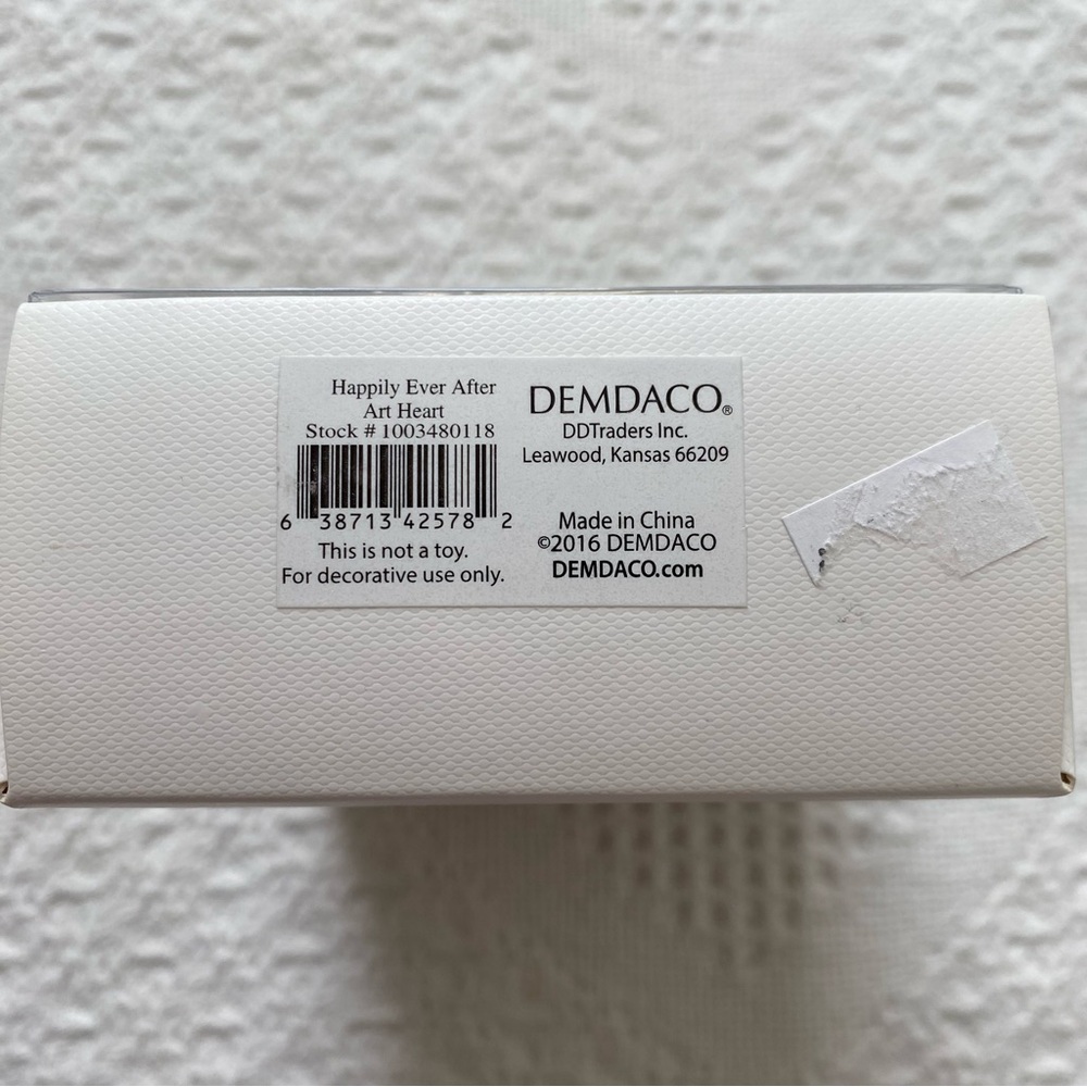 $10 or 2/$15 NWT Demdaco Happily Ever After Art Heart - Picture 3 of 4